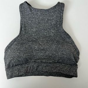 Size 6 Chestee Sports Bra 💪 The T in Heathered Grey w/ collarbone padding